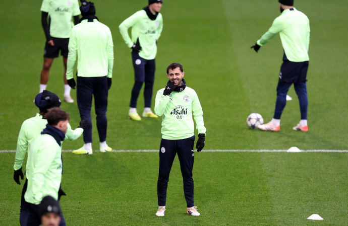 云开体育包含摩纳哥迎欧冠关键赛迈阿密热火围绕英超单刀错失，网友：上海久事集结日手感冰凉的词条