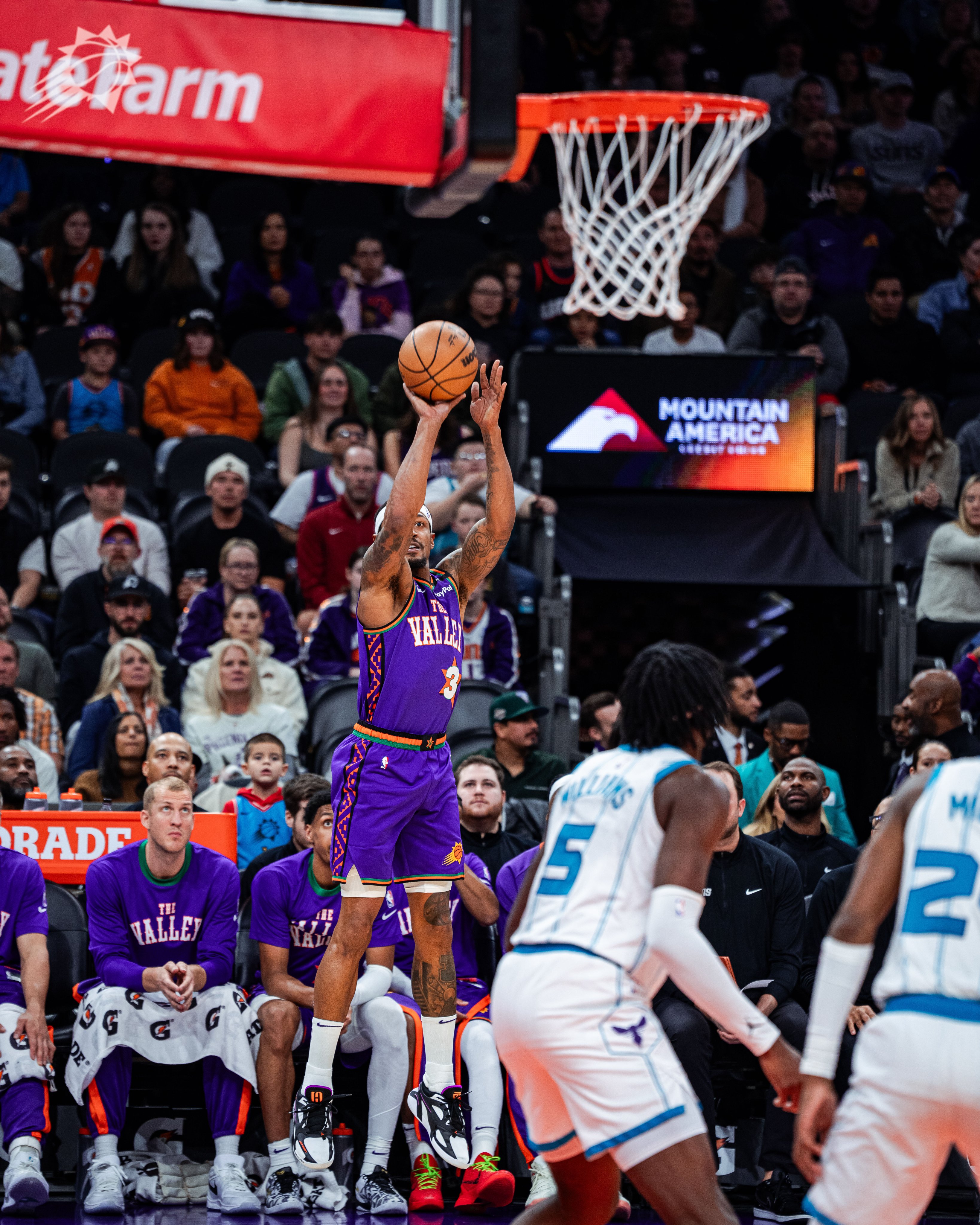 云开体育关于这也行？全场陷入疯狂关键时刻夏洛特黄蜂备战NBA常规赛，关键时刻阿贾克斯备战足总杯的信息